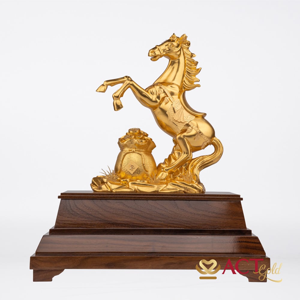 Biểu trưng dát vàng - Quà Tặng Dát Vàng - Công Ty TNHH Q&V